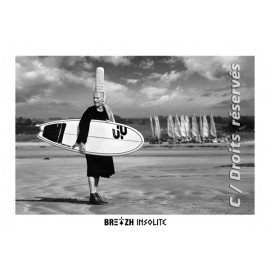 Carte Postale Breizh Insolite Surfeuse N 19