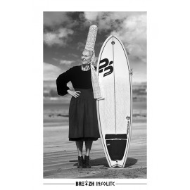 Breizh Insolite Surfeuse Poscard N 2